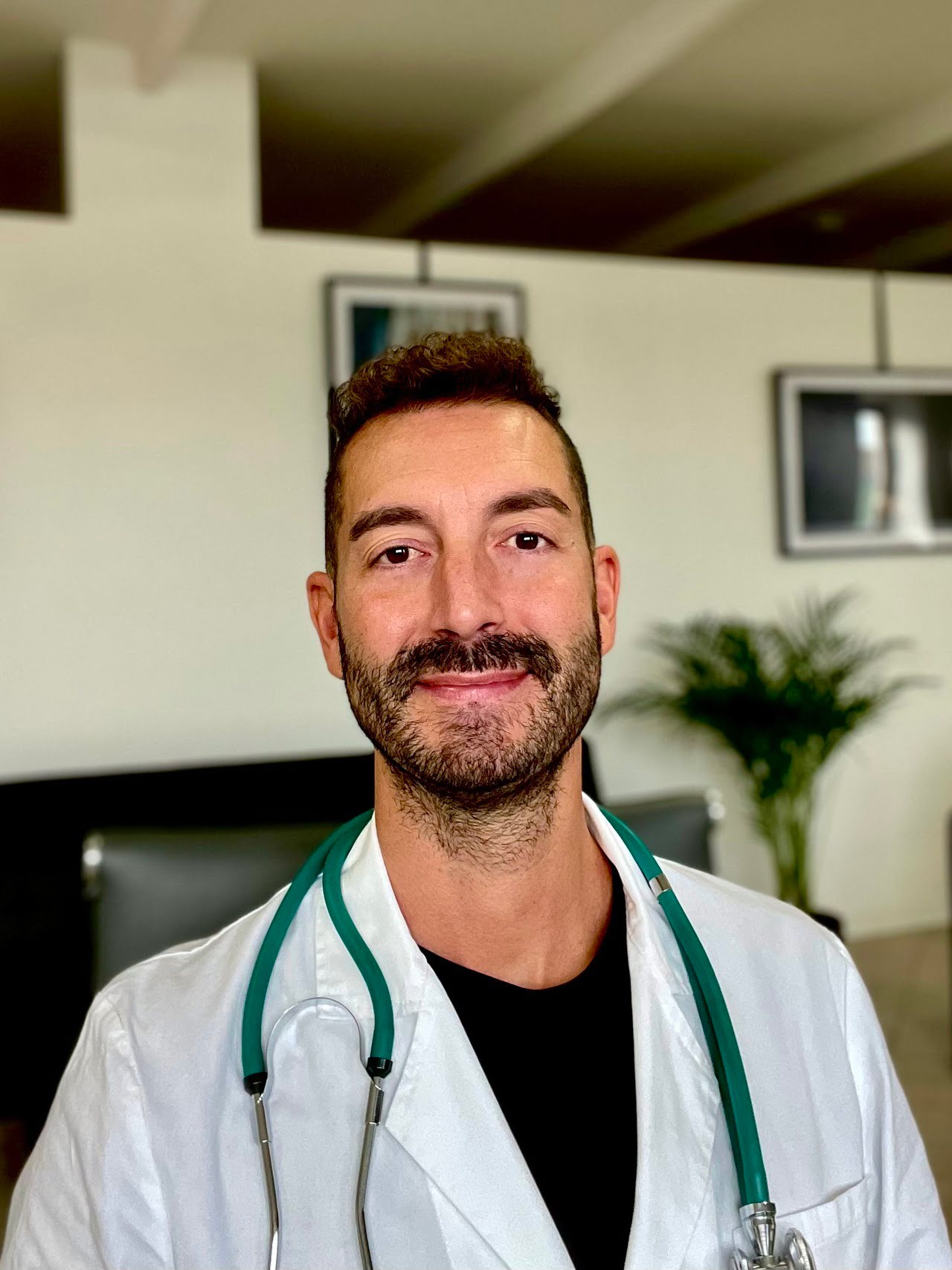 Samuele Soldà MEDICO VETERINARIO SPECIALIZZATO IN COMPORTAMENTO E NUTRIZIONE